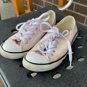 Light pink converse all stars